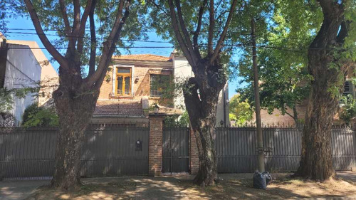 Casa En Venta En Haedo Chico