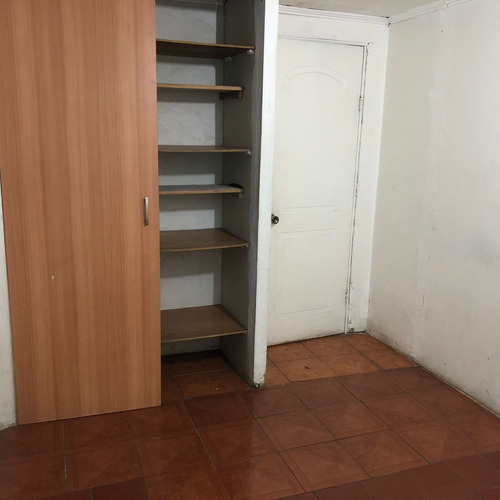Excelente Casa De Dos Pisos En Comuna De La Cisterna!!!