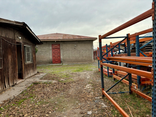 Oficinas En Gran Construcción De Un Piso, Galpón Equipado