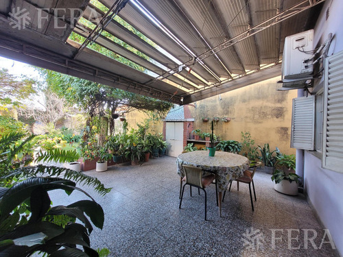 Venta De Casa De 3 Ambientes Con Patio En Wilde