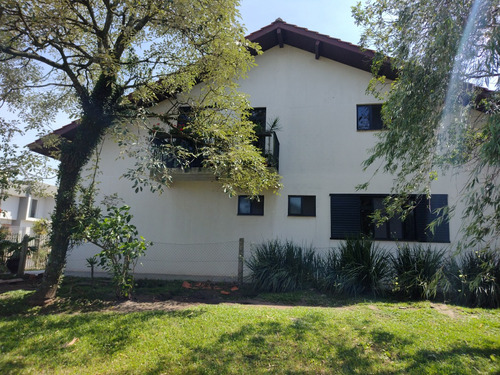 Casa Alto Padrão - 900 Metros De Terreno - Carambeí-pr