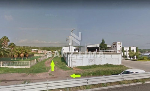 Carr. Celaya A Salvatierra: Magnifico Terreno Campestre A 60 M. De La Carretera