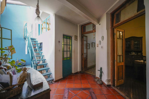 Disfruta De Una Casa Con Jardin, Quincho Y Garage - 5 Ambientes!