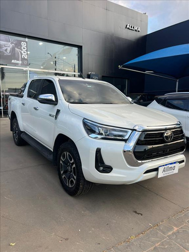 Toyota Hilux 2.8 D-4D TURBO DIESEL CD SRX 4X4 AUTOMÁTICO