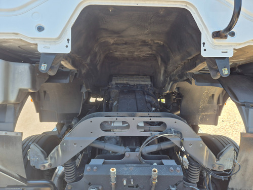 Mercedes Bens Axor 1933 4x2 2014 Automático