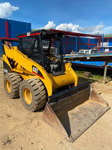 Minicargador 242b - Caterpillar - 100% Funcional