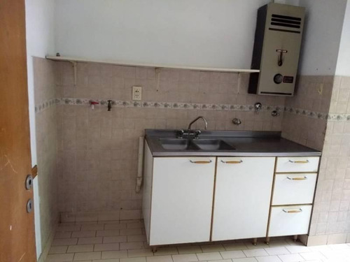 Imagen 2 de 8 de Venta De Departamento Zona Centro