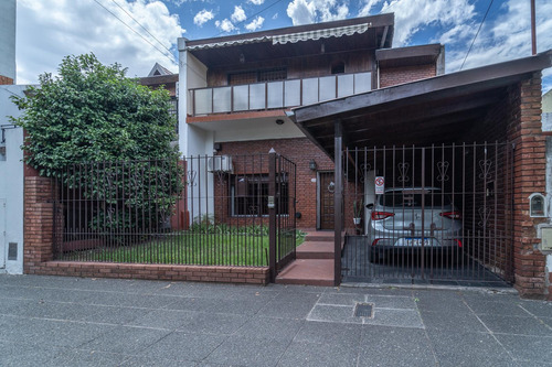 Casa De 5 Ambientes Con Patio Y Parrilla