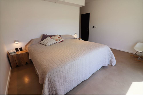 Venta Casa Santa Elena 5 Ambientes, 4 Dormitorios