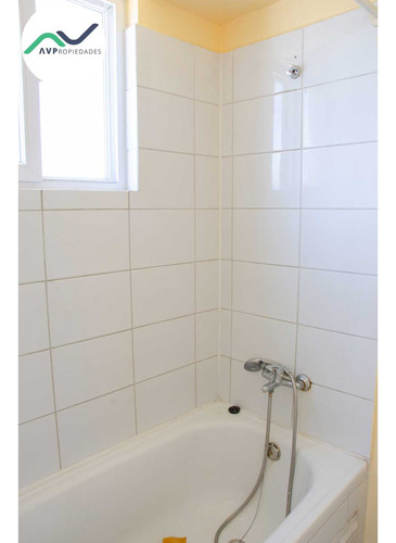 Arriendo Depto 1015 De 1d En Metro Hospitales (94608)