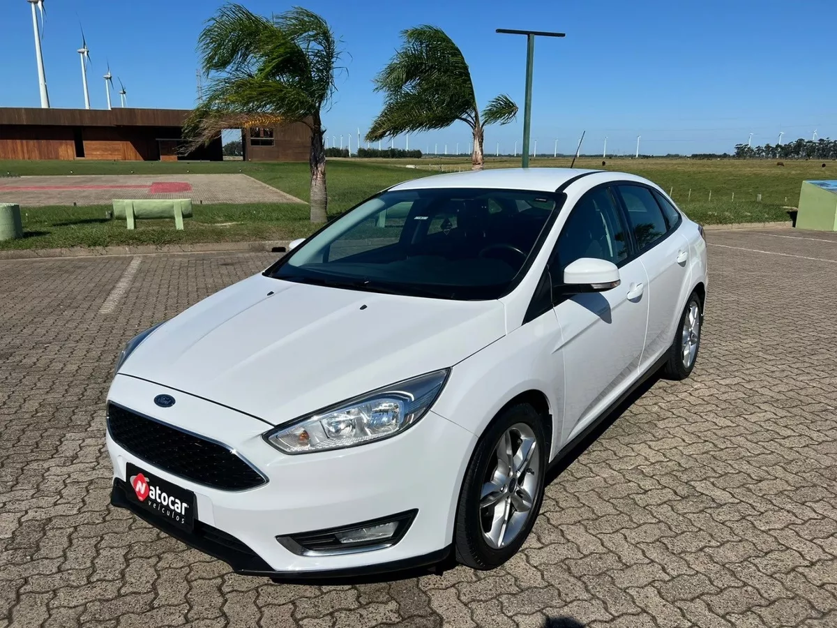 Ford Focus 2.0 SE PLUS FASTBACK 16V FLEX 4P POWERSHIFT