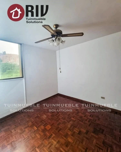 Venta - Apartamento En Zona Exclusiva Del Hatillo, Distrito Capital