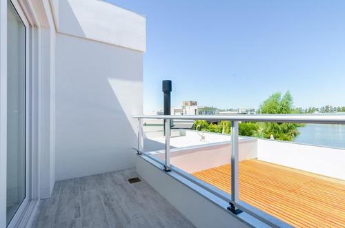 Imagen 15 de 30 de Casa Al Agua - Venta - Nordelta