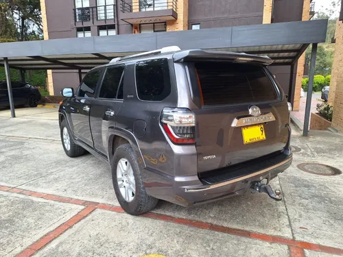 Toyota 4Runner 4.0 Limited Mecánica 275 hp