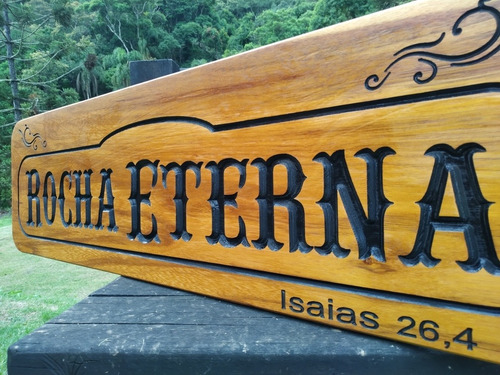 Placa Entalhada Baixo Relevo