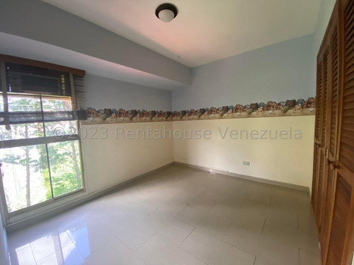 Excelente Apartamento En Alquiler En Lomas De Prados Del Este. #25-16800
