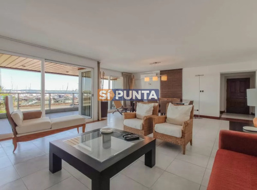 Apartamento En Venta Puerto 3 Dormitorios