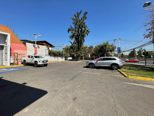 Local Comercial Con Estacionamiento A Pasos Portal Ñuñoa