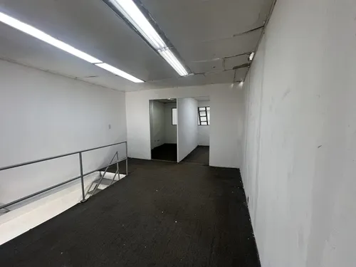 Bodega En Arriendo Ubicada En El Poblado Sector Almacentro (24940).