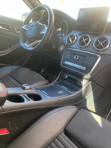 Mercedes-Benz Clase GLA 1.6 Gla250 Amg-line 211cv