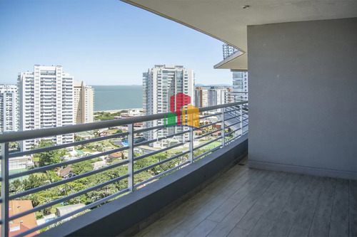 Departamento De 2 Suites En Venta En Alexander Boulevard, Playa Mansa