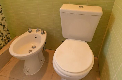 Venta De Hostel La Gran 7 + Departamento - Villa Gesell