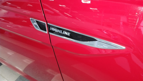 Volkswagen Polo Highline At 1.6 Stock Mr9 A2