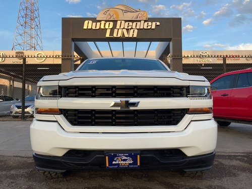 Imagen 2 de 14 de Chevrolet Silverado Crew Cab 4x4, 2016
