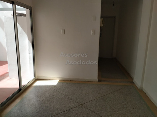 Apartamento De Dos Dormitorios Con Patio