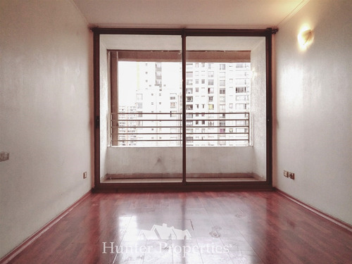 Depto. En Arriendo De 2d/1b, San Isidro, Santiago Centro