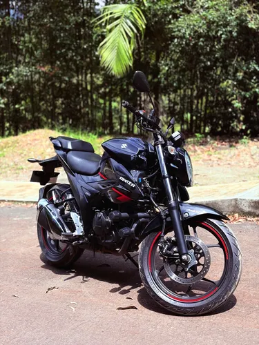Gixxer 150 Fi Abs Color Negro Con Llantas Pirelli Nuevas