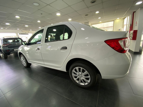 Imagen 12 de 15 de Renault Logan 1.6 16v Life Tp