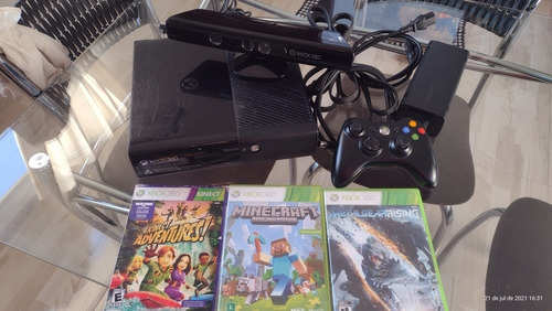 Imagem 1 de 1 de Xbox 360 Com Kinect 2015 Usado