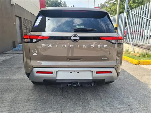 Nissan Pathfinder 3.5 Platinum At