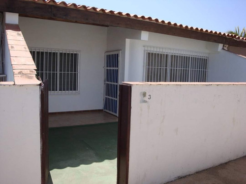Imagen 2 de 10 de Sky Group Vende Casa Vacacional En Chichiriviche