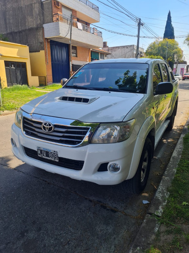 Toyota Hilux 3.0 Cd Srv Cuero I 171cv 4x4 5at