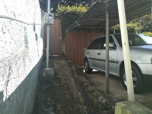 Lote De 360m², Composto De Duas Casas De Dois Quartos - Bhc1611