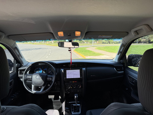 Toyota SW4 2.8 Sr 177 cv 4x4 5 asientos automática