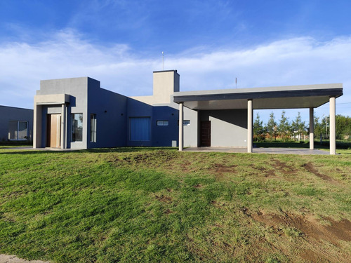 Casa En Venta En Barrio Privado Costa Verde