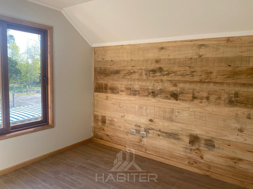 Casa En Venta De 4 Dorm. En Pucón