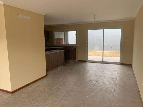 Dúplex De 3 Dormitorios En Venta En Miradores De Manantiales 2. Zona Sur