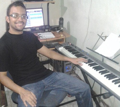 Clases De Música A Domicilio (guitarra, Piano,cuatro Y Bajo)