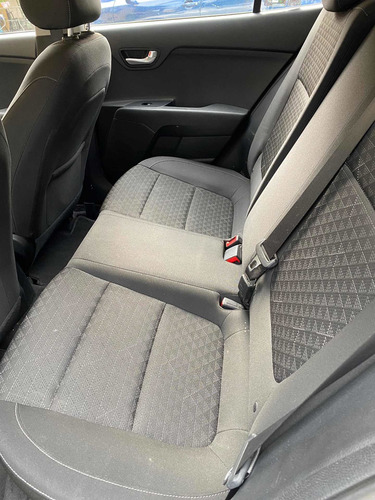 Imagen 10 de 13 de Kia Rio 2020 1.6 Lx Hatchback Mt