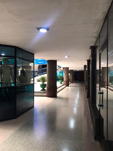 Centro Comercial En Venta Viñedo Plaza Frente Al Multicentro El Viñedo Av Bolivar