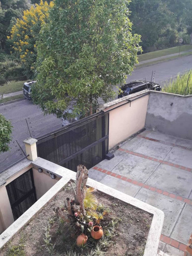 Imagen 2 de 16 de Se Vende Casa En La Lagunita-los Olivos