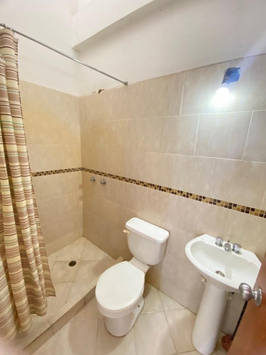 Imagen 16 de 18 de Fernando Guerrero Vende Townhouse En Res Camurí, Urb. Manantial