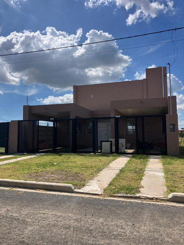Casa En Venta Ecopueblo Alvear