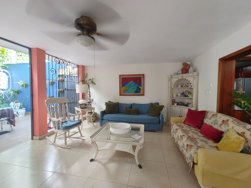 Casa En Venta En Altos De Arroyo Hondo Ii