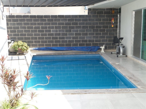 Preciosa Casa Con Alberca En La Condesa Juriquilla, 4 Recámaras, Terraza, Lujo