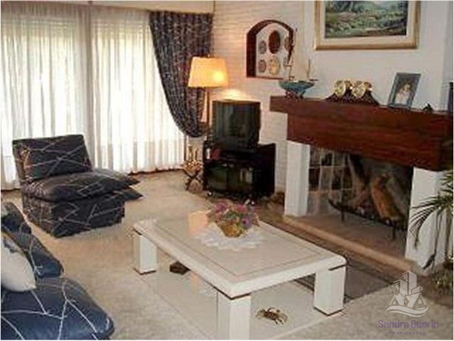 Casa En Mansa, 4 Dormitorios *- Ref: 28799